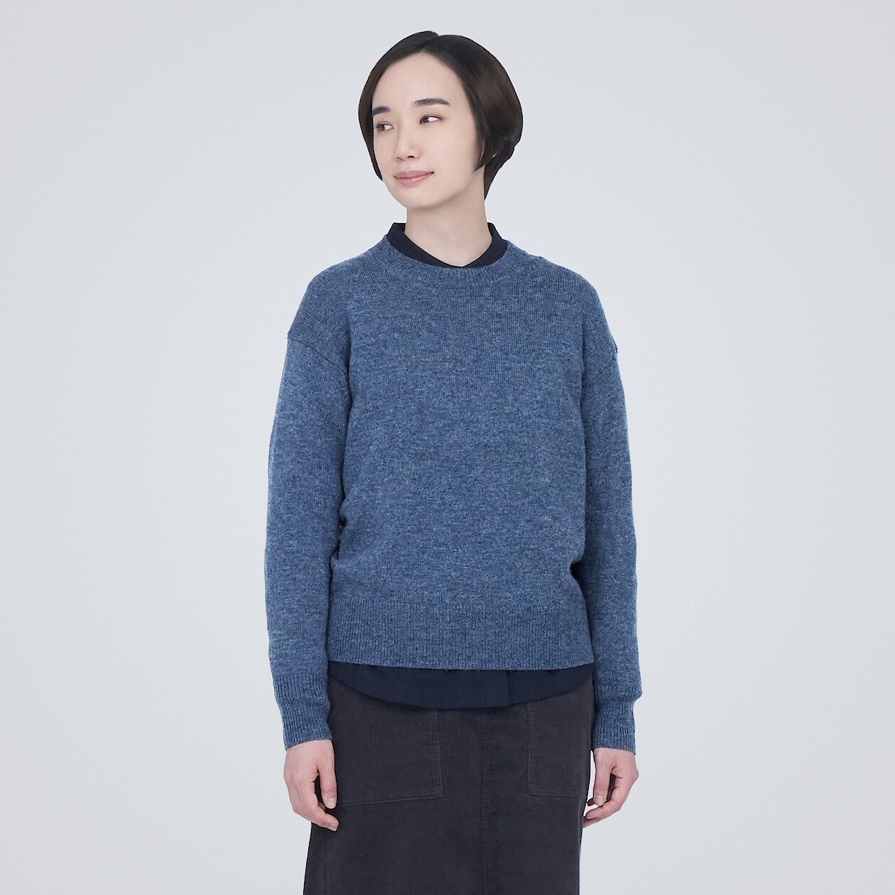 

Моющийся шерстяной свитер средней толщины с круглым вырезом MUJI, синий