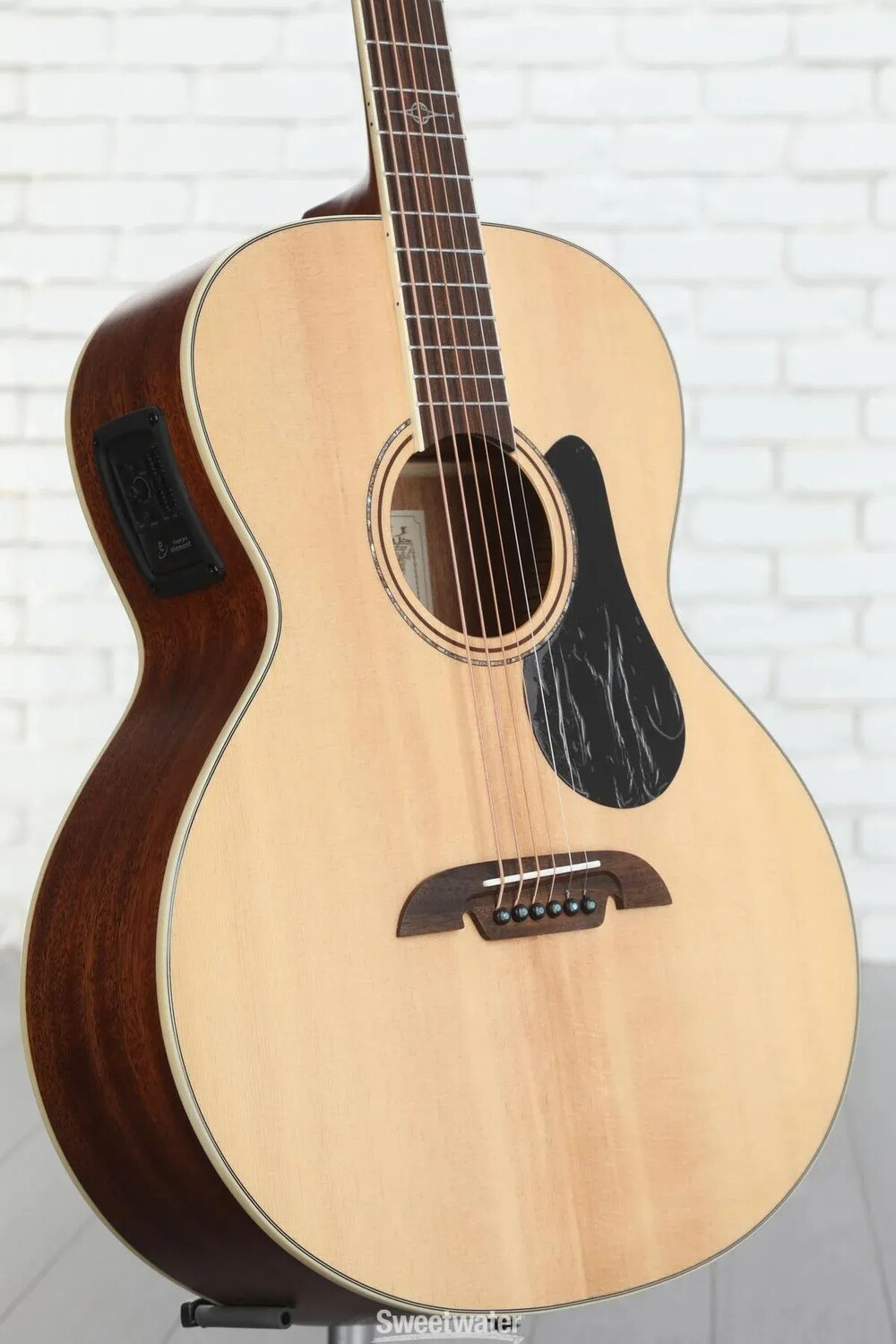 

Alvarez ABT60E Artist 60 Баритон-акустико-электрическая гитара - натуральный