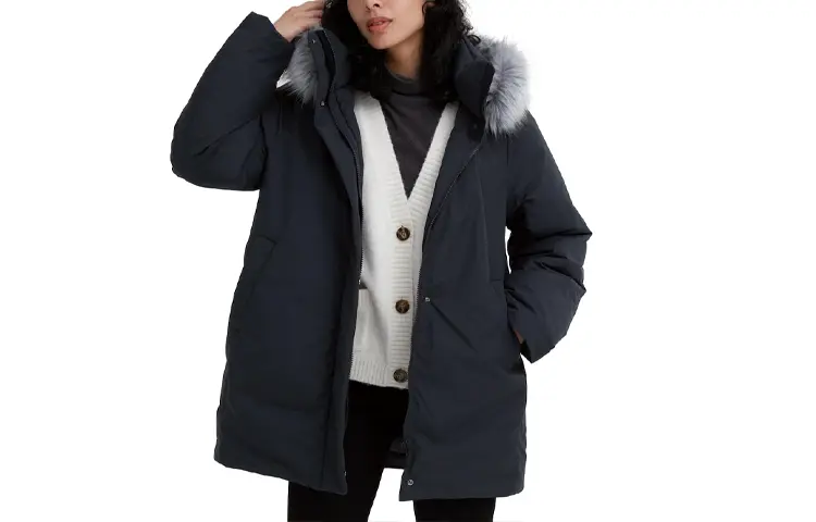 

Пуховик женский янтарно-черный Uniqlo