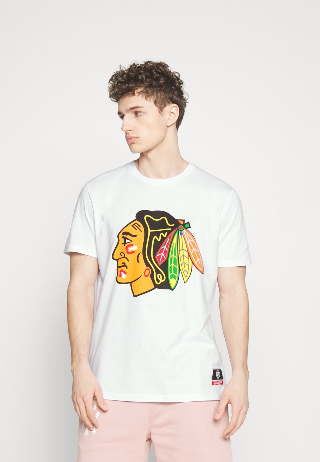 

Team Chicago Black Hawks Team Logo Tee Mitchell & Ness, белый