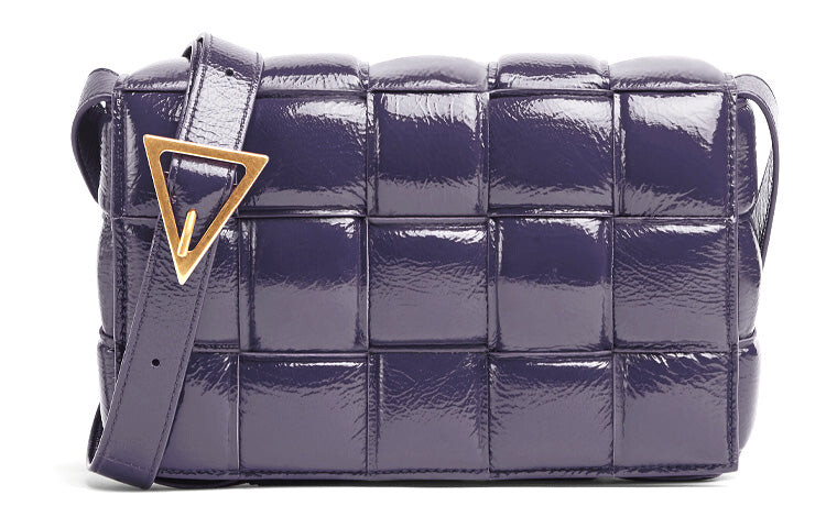 

Сумка на одно плечо кожаная Bottega Veneta, темно-фиолетовый