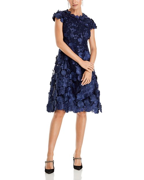 Кружевное платье с цветочным принтом Teri Jon by Rickie Freeman, цвет Blue украшенное платье футляр из крепа teri jon by rickie freeman цвет midnight