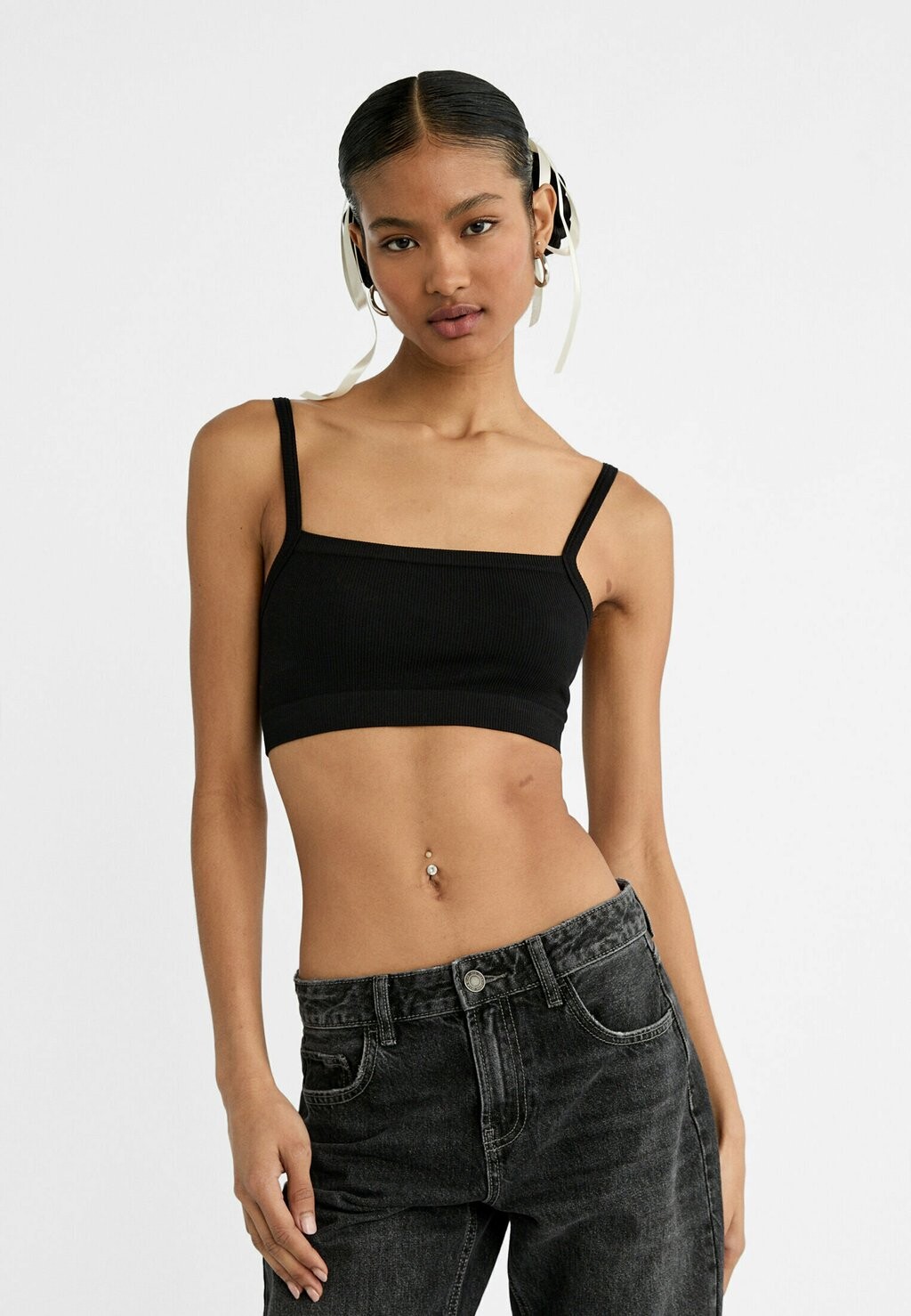 

Топ Stradivarius, цвет black