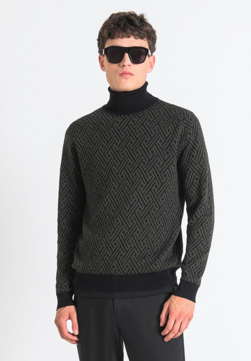 

Свитер Regular Fit Antony Morato, цвет military green