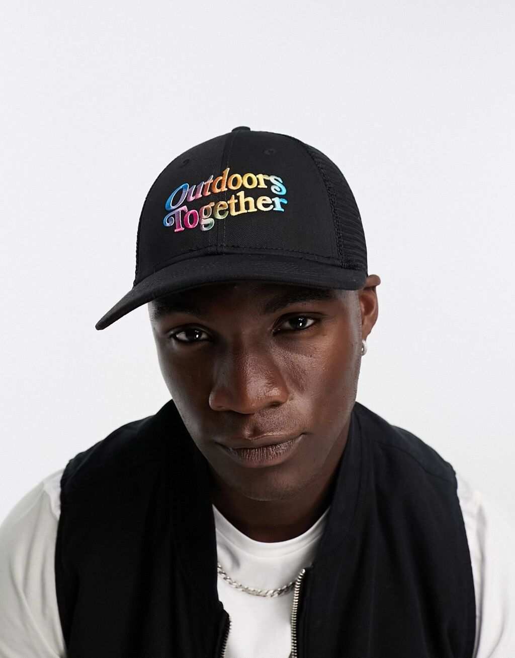 

Черная кепка дальнобойщика The North Face Pride Mudder