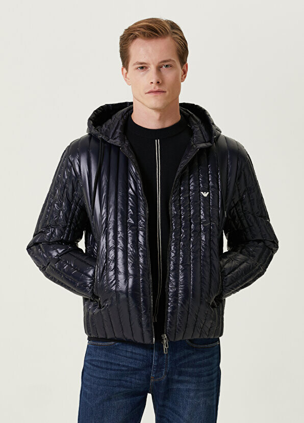 

Темно-синее пуховик с капюшоном и логотипом Emporio Armani, Синий