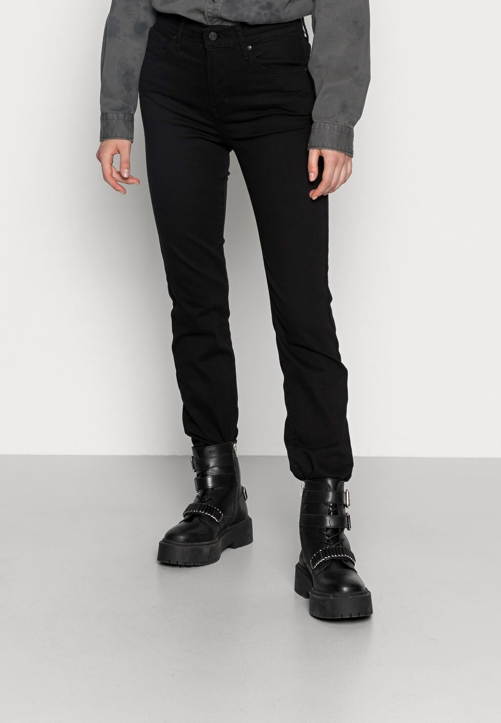 

Джинсы прямого кроя Levi's 724 High Rise Straight, черная овца