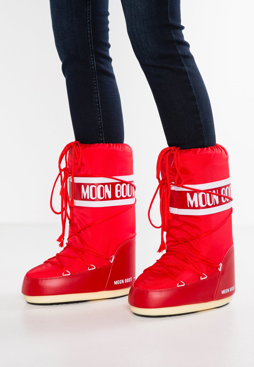 Зимние ботинки Moon Boot, красный