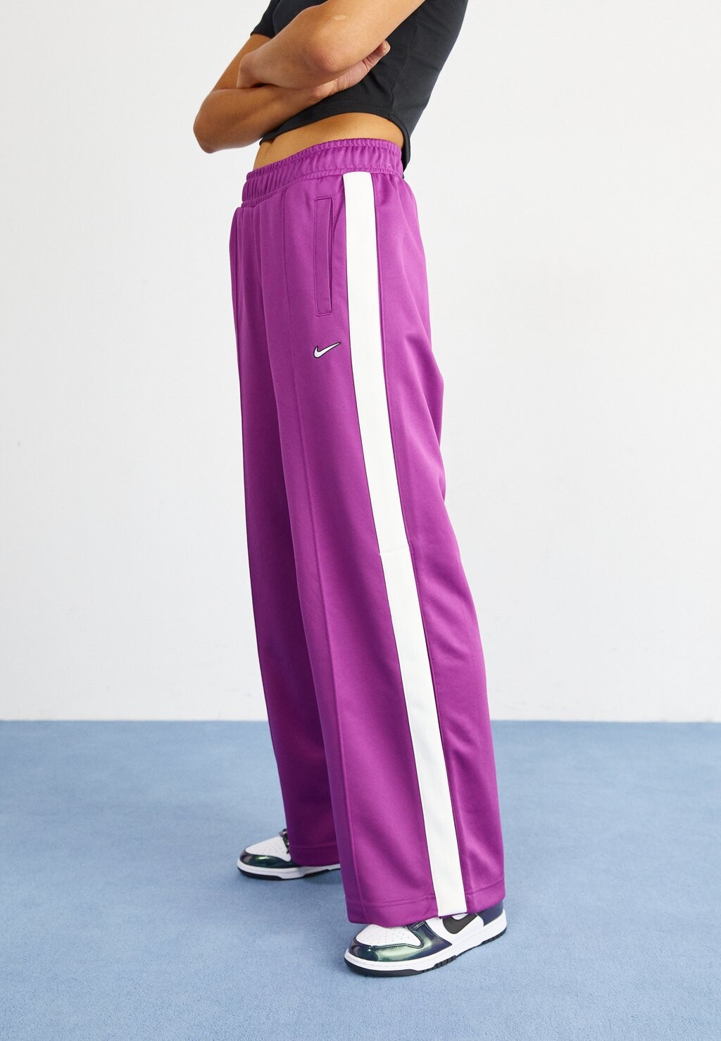 

Спортивные брюки Pant Nike, цвет bold berry/white