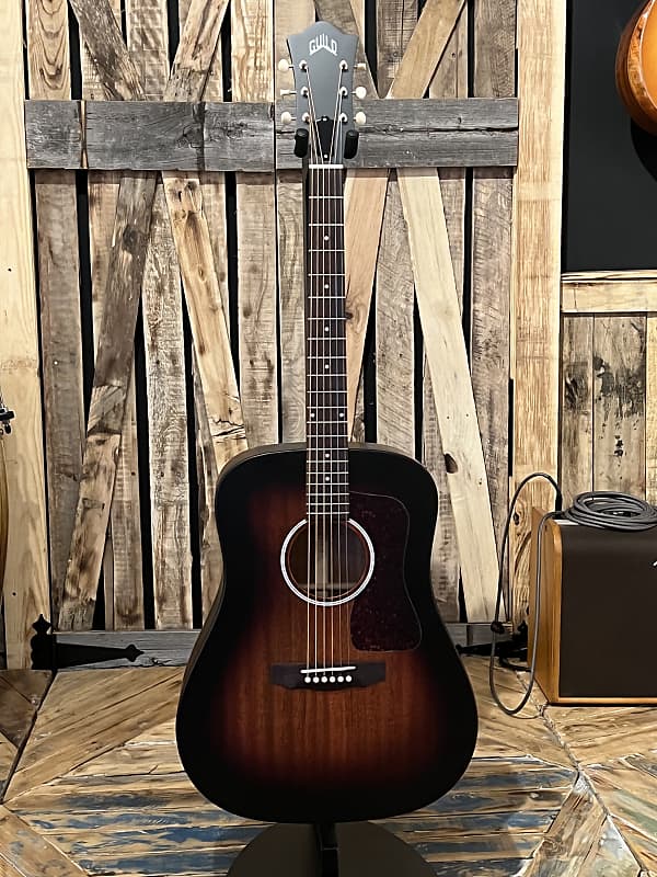 

Акустическая гитара Guild D-20 - Vintage Sunburst