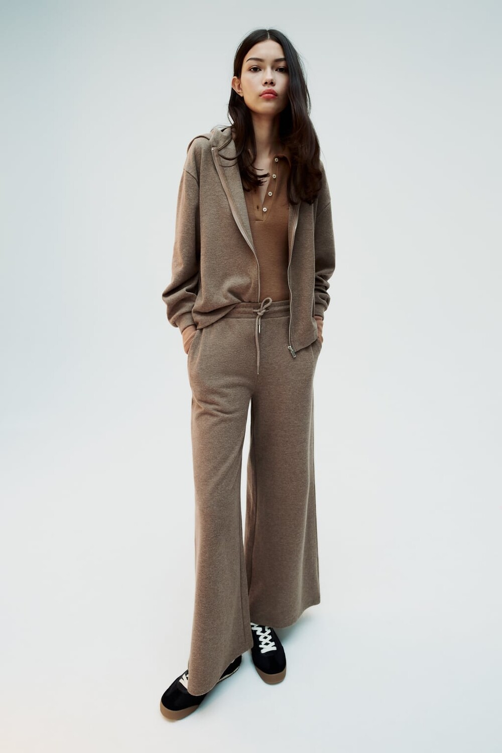 

Мягкие брюки широкого кроя в рубчик. ZARA, коричневый мергель