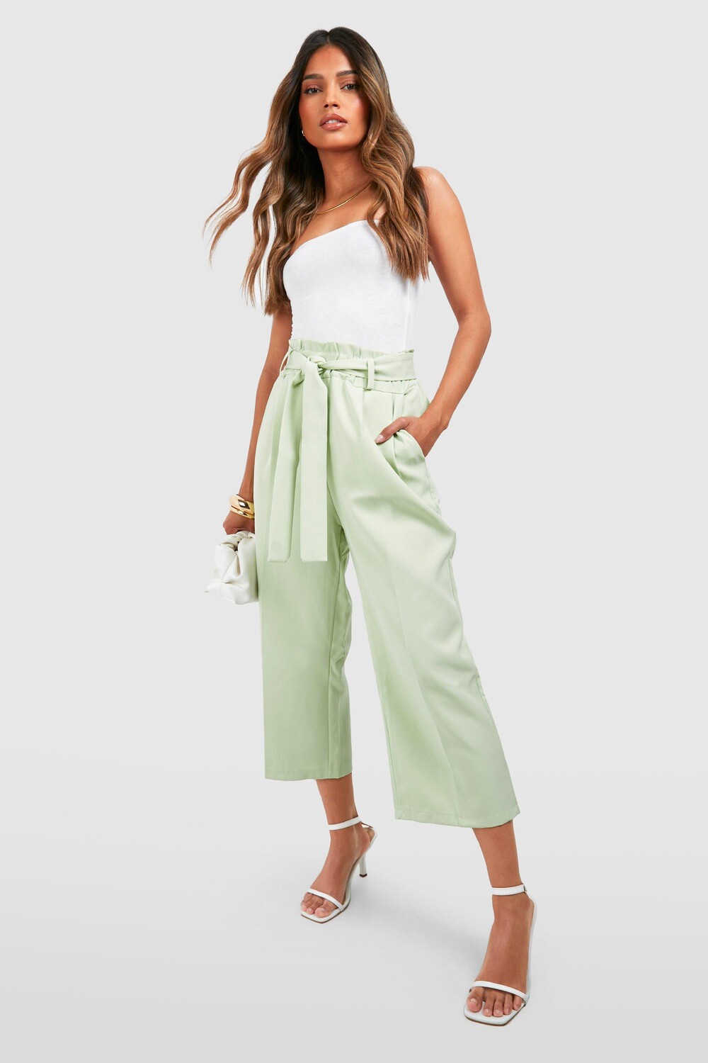 

Укороченные брюки с высокой поясом и поясом Boohoo, шалфей