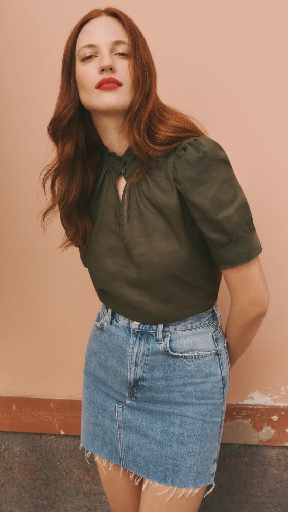 

Топ FRAME Deep V Ruffle Collar
