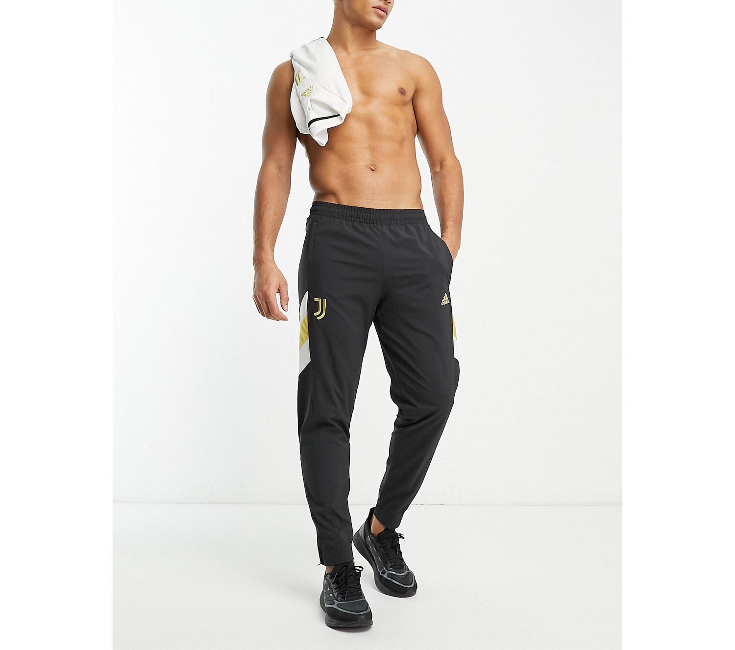 

Черные джоггеры adidas Football Juventus Icons adidas performance