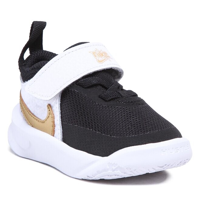 

Кроссовки Nike TeamHustle D, черный