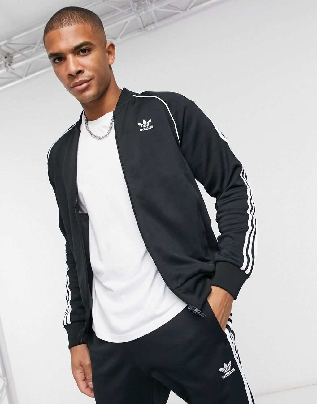 

Черная спортивная куртка с тремя полосками adidas Originals Superstar, Черный