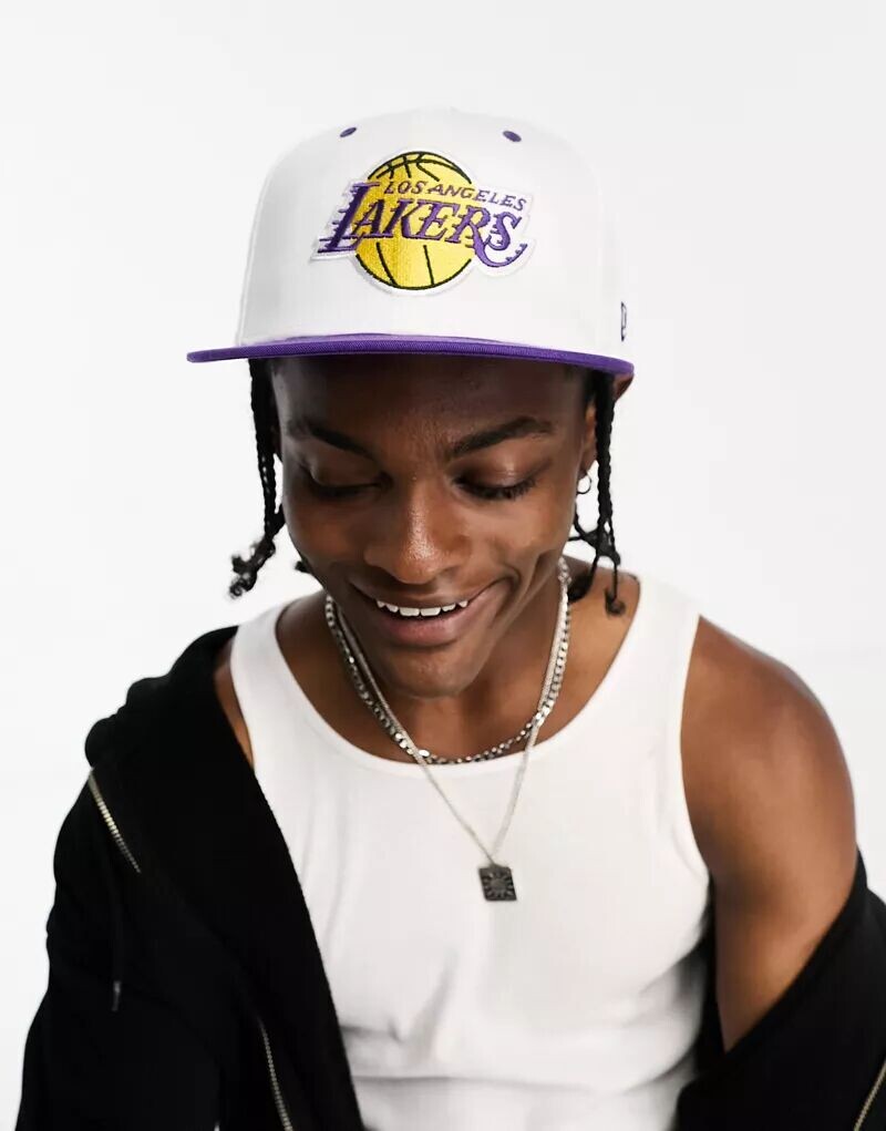 

Белая кепка New Era 9Fifty Lakers
