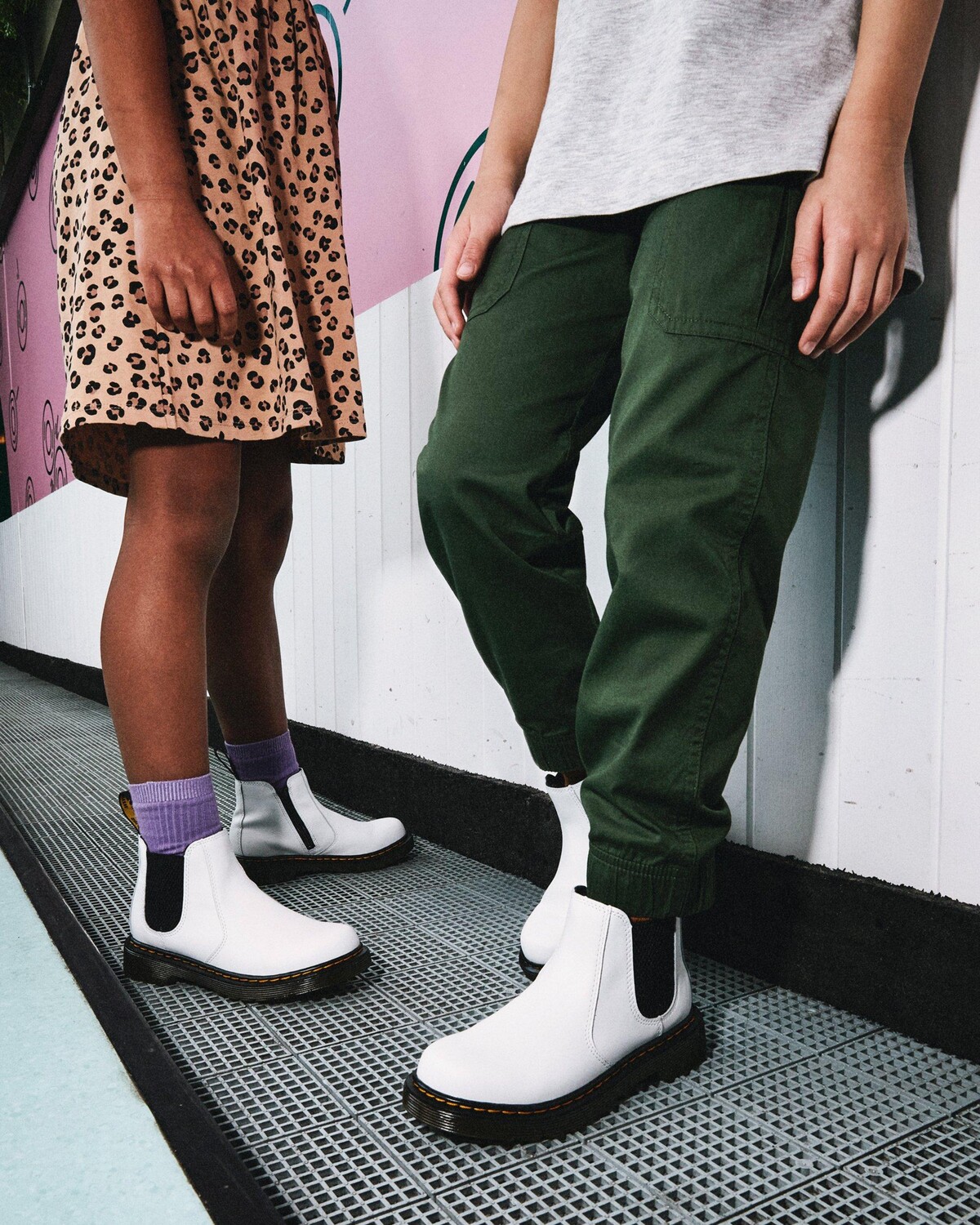

Кожаные ботинки челси Junior 2976 Dr. Martens