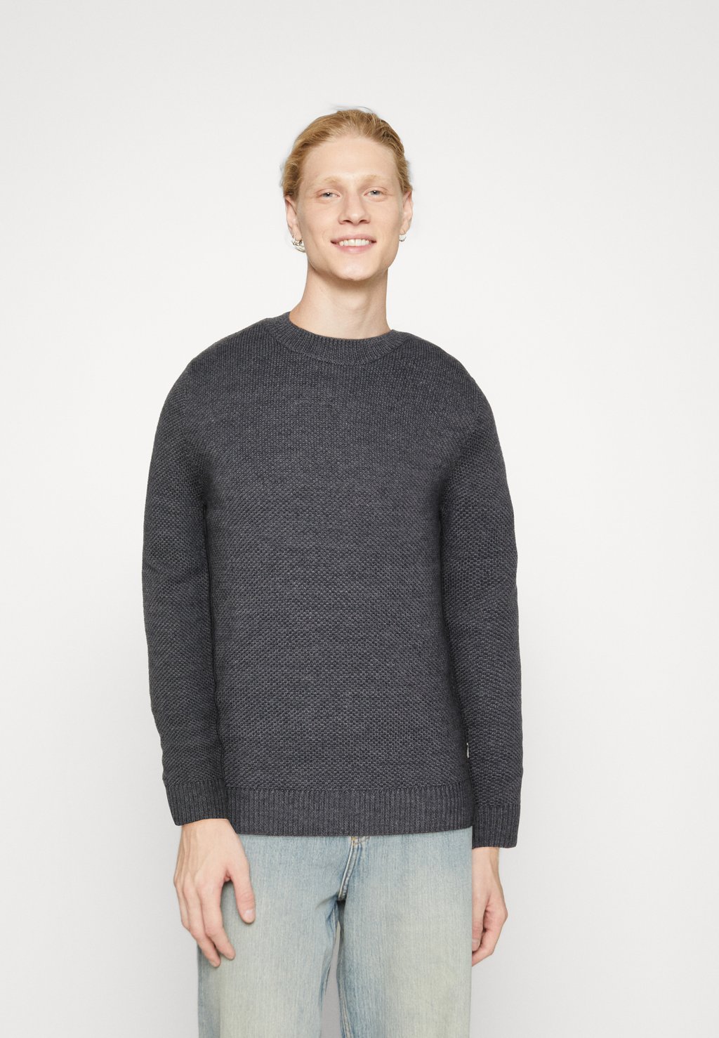 

Свитер JPRHUNT CREW NECK Jack & Jones, темно-серый меланж