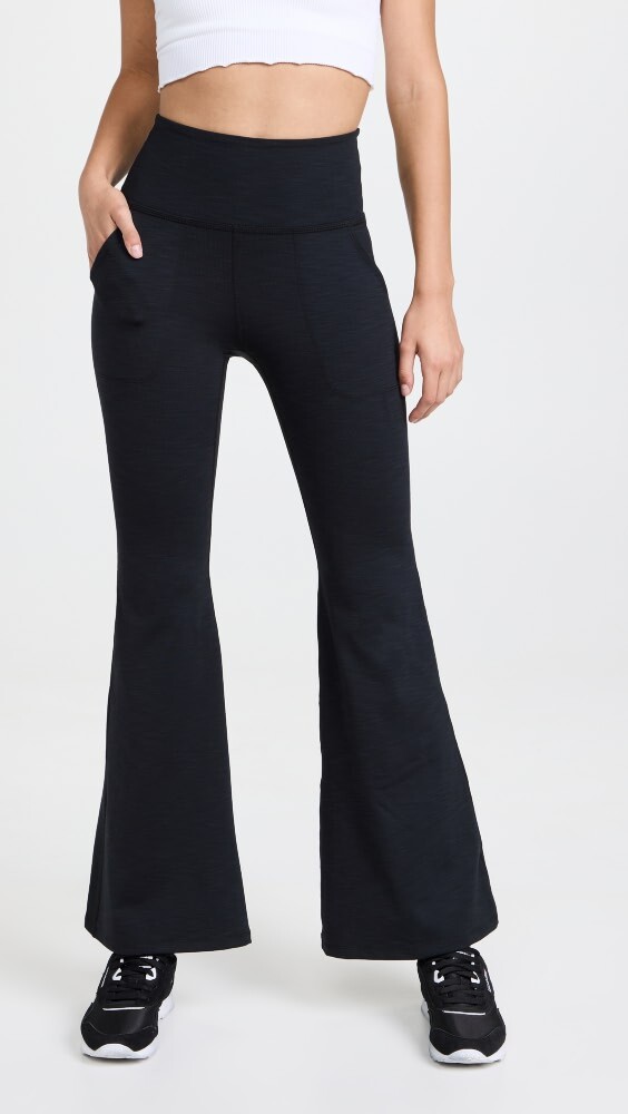 

Брюки Beyond Yoga Heather Rib All Day Flare, черный