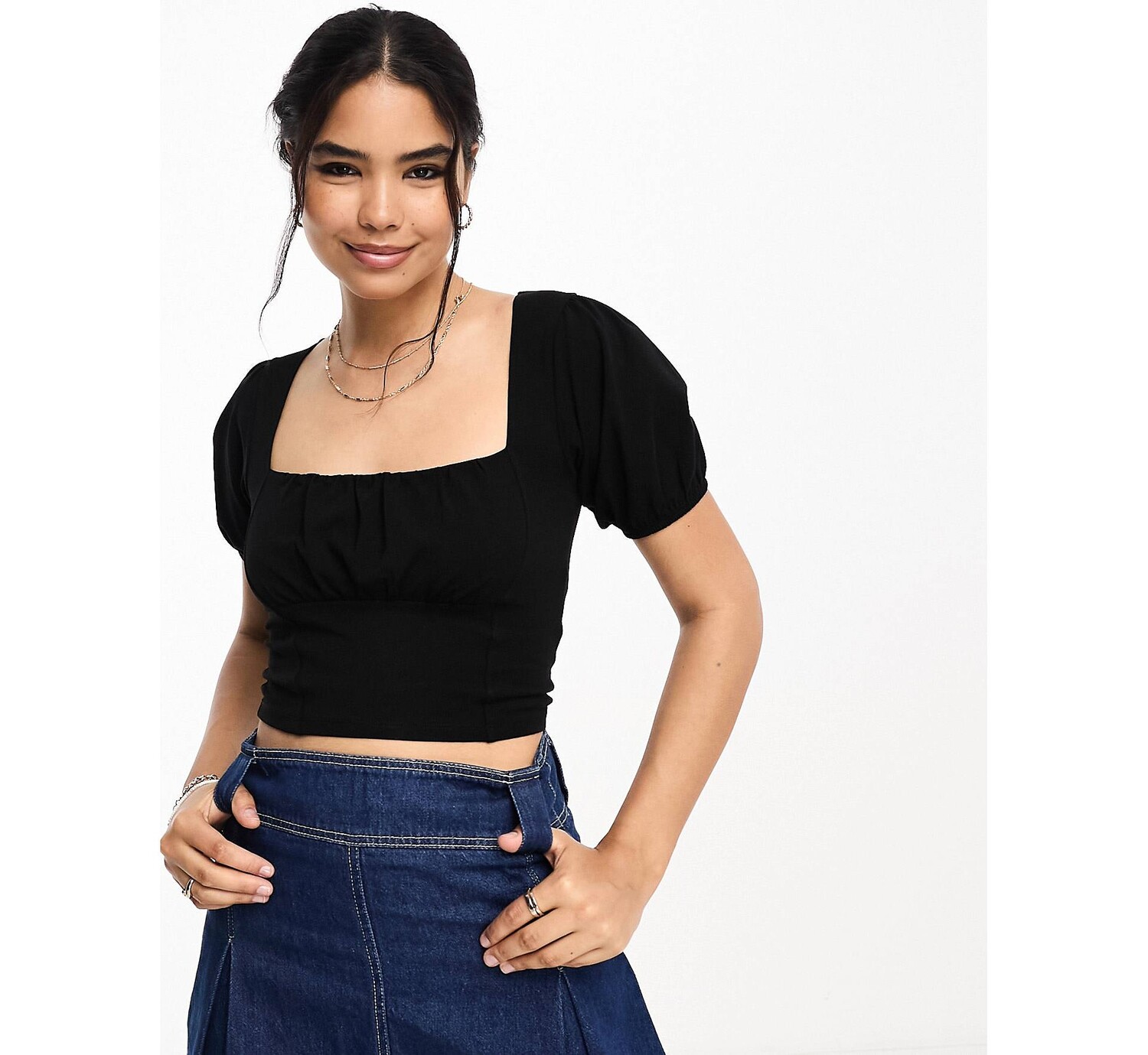 

Черный топ с короткими рукавами и швом на груди ASOS DESIGN