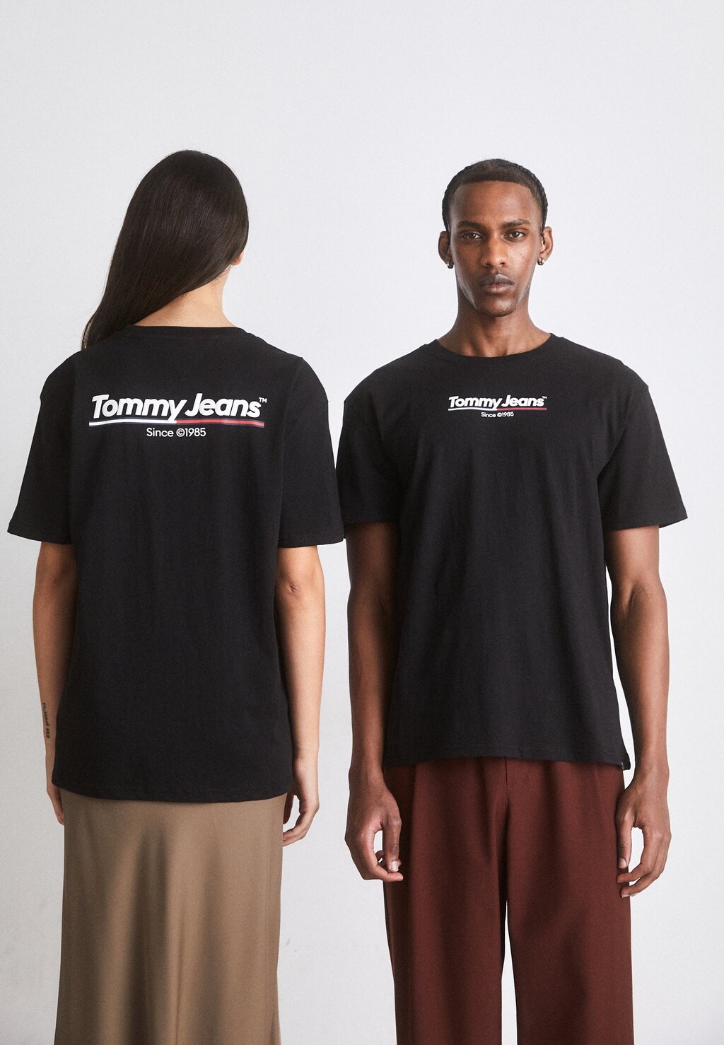 

Футболка с принтом UNISEX Tommy Jeans, черный