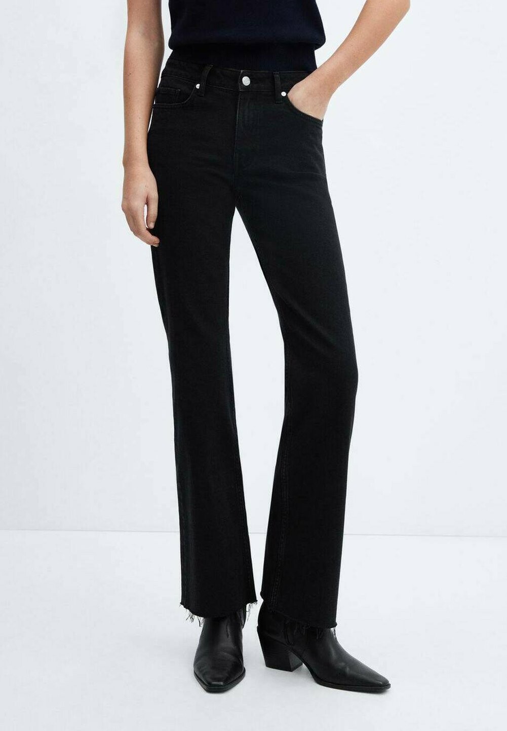 

Джинсы-клеш Fiona Mango, цвет black denim
