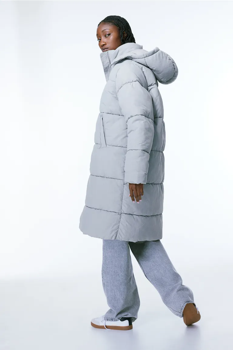 Длинная стеганая куртка H&M, серый