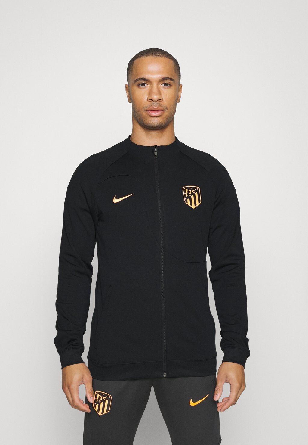 

Спортивная куртка Nike