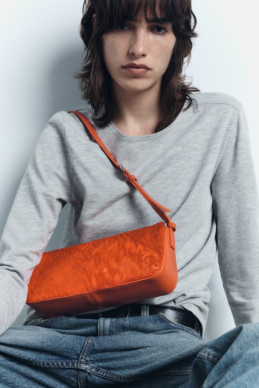 

Сумка через плечо из искусственного меха ZARA, оранжевый