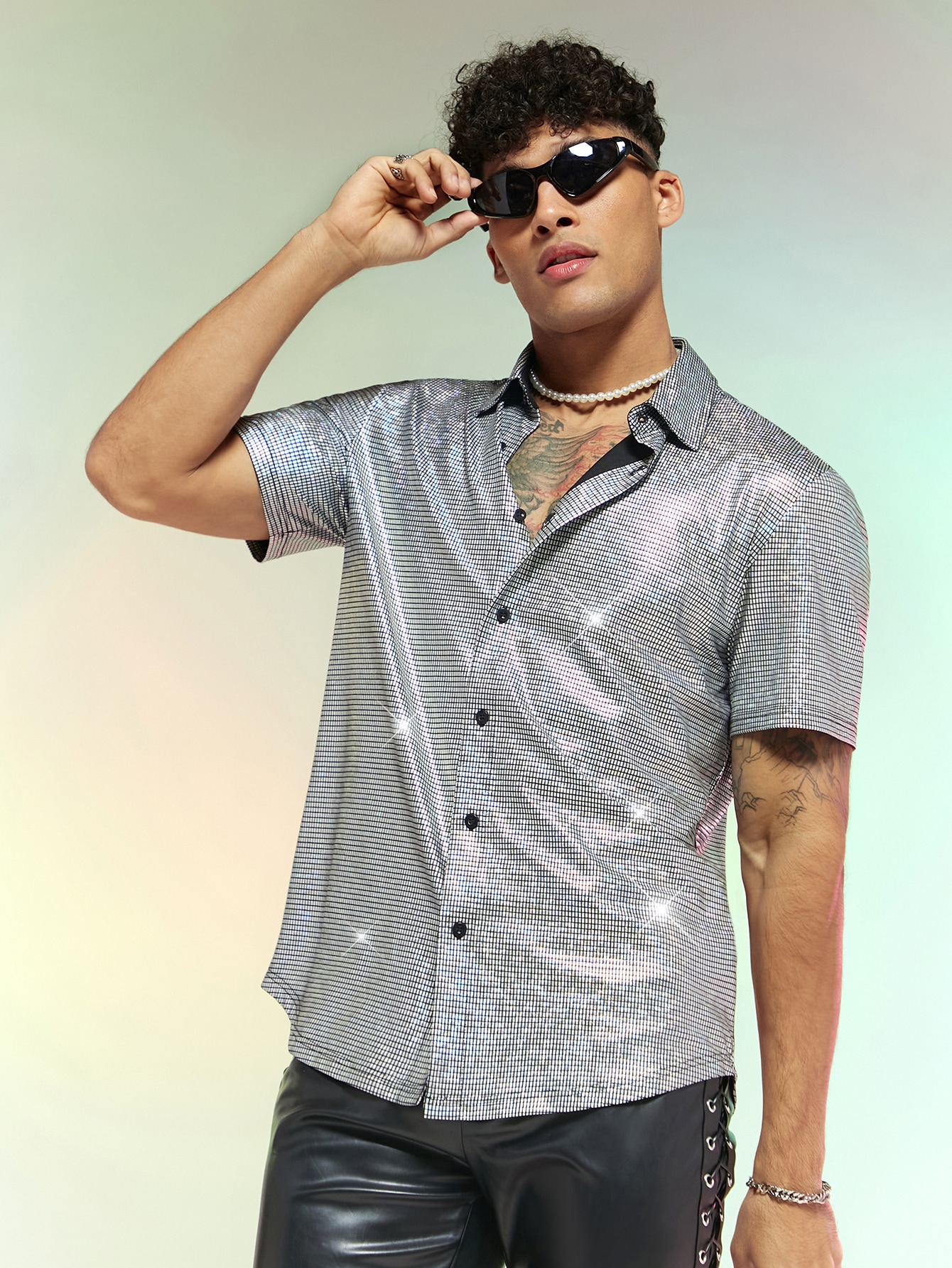 Мужская тканая рубашка с короткими рукавами Manfinity AFTRDRK с металлизированной текстурой, серебро