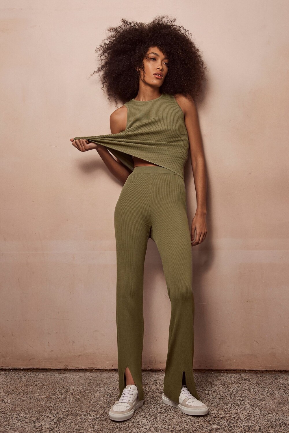 

Трикотажные брюки в рубчик Mint Velvet, зеленый