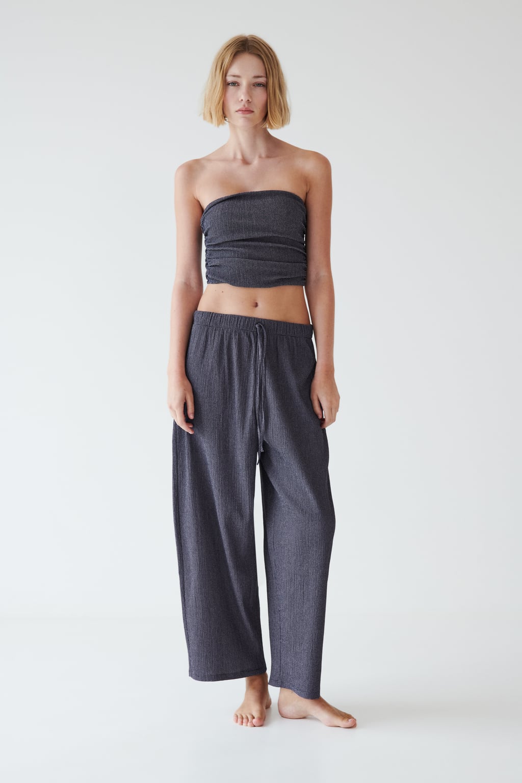

Текстурированные брюки-морковки ZARA, индиго