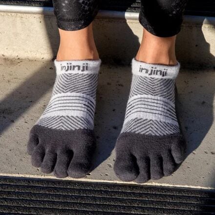 Легкие носки для бега без показа женские Injinji, серый носки aonijie легкие с пятью пальцами для бега футбола баскетбола йоги 3 пары