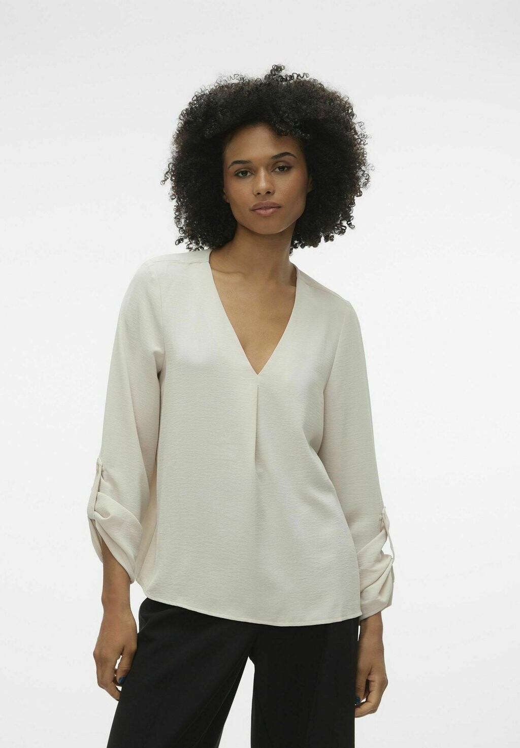 

Блуза Vero Moda VMKAS LS V-NECK WVN GA NOOS, цвет pumice stone