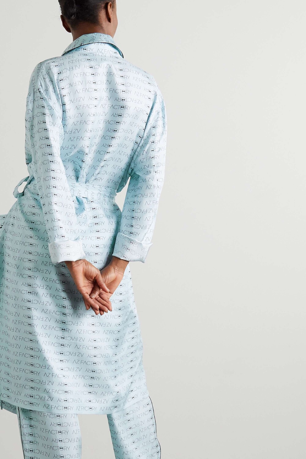 

AZ FACTORY халат Pijama Look But Don't Touch из шелкового твила, синий