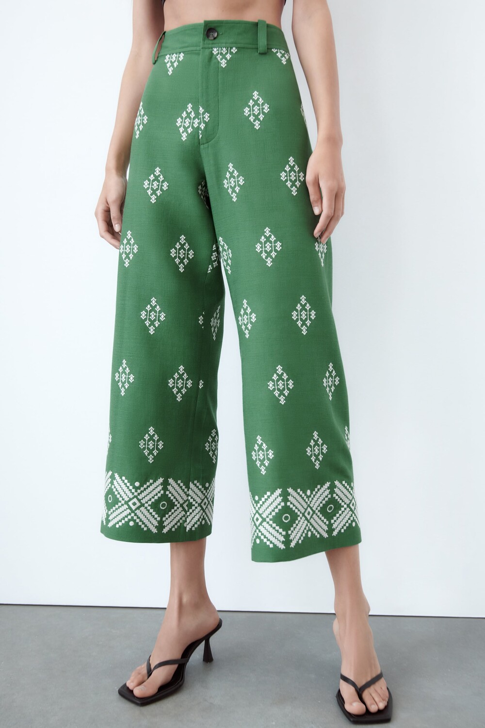 

Брюки из льна с написанием Zara, зеленый