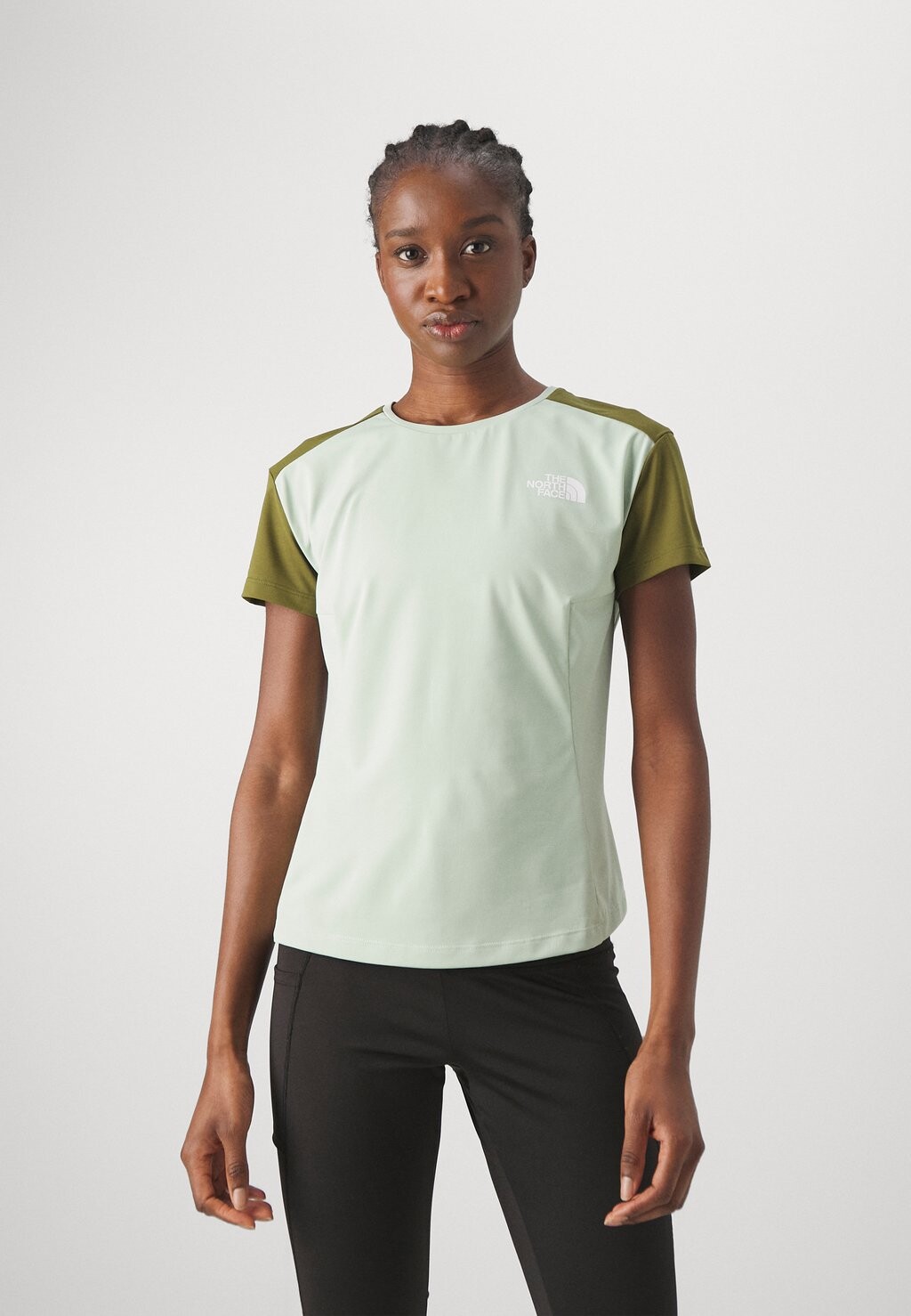 

Спортивная футболка VALDAY The North Face, цвет misty sage/forest olive