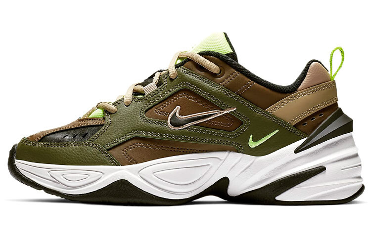 

Женские массивные кроссовки Nike M2K