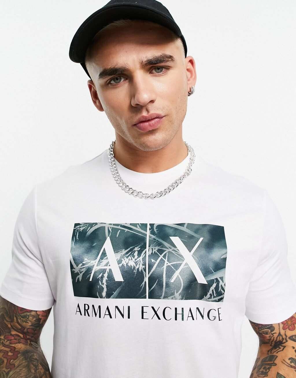 

Белая футболка с логотипом Armani Exchange