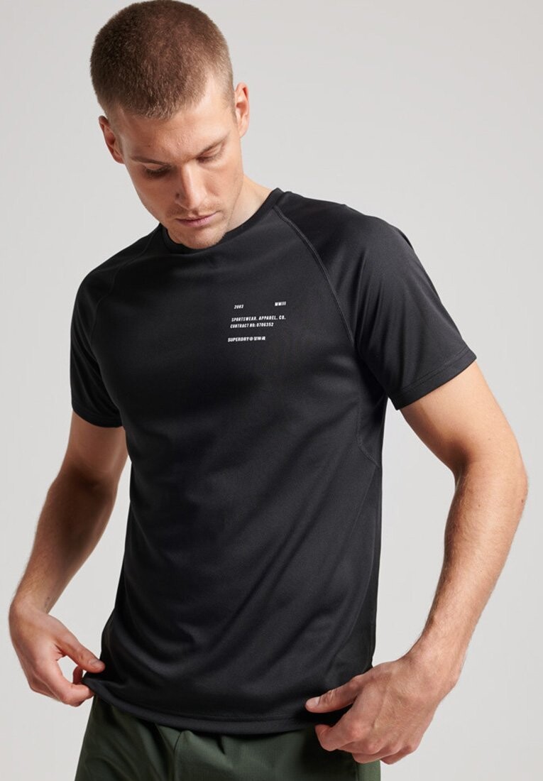 

Футболка с принтом Superdry, черный