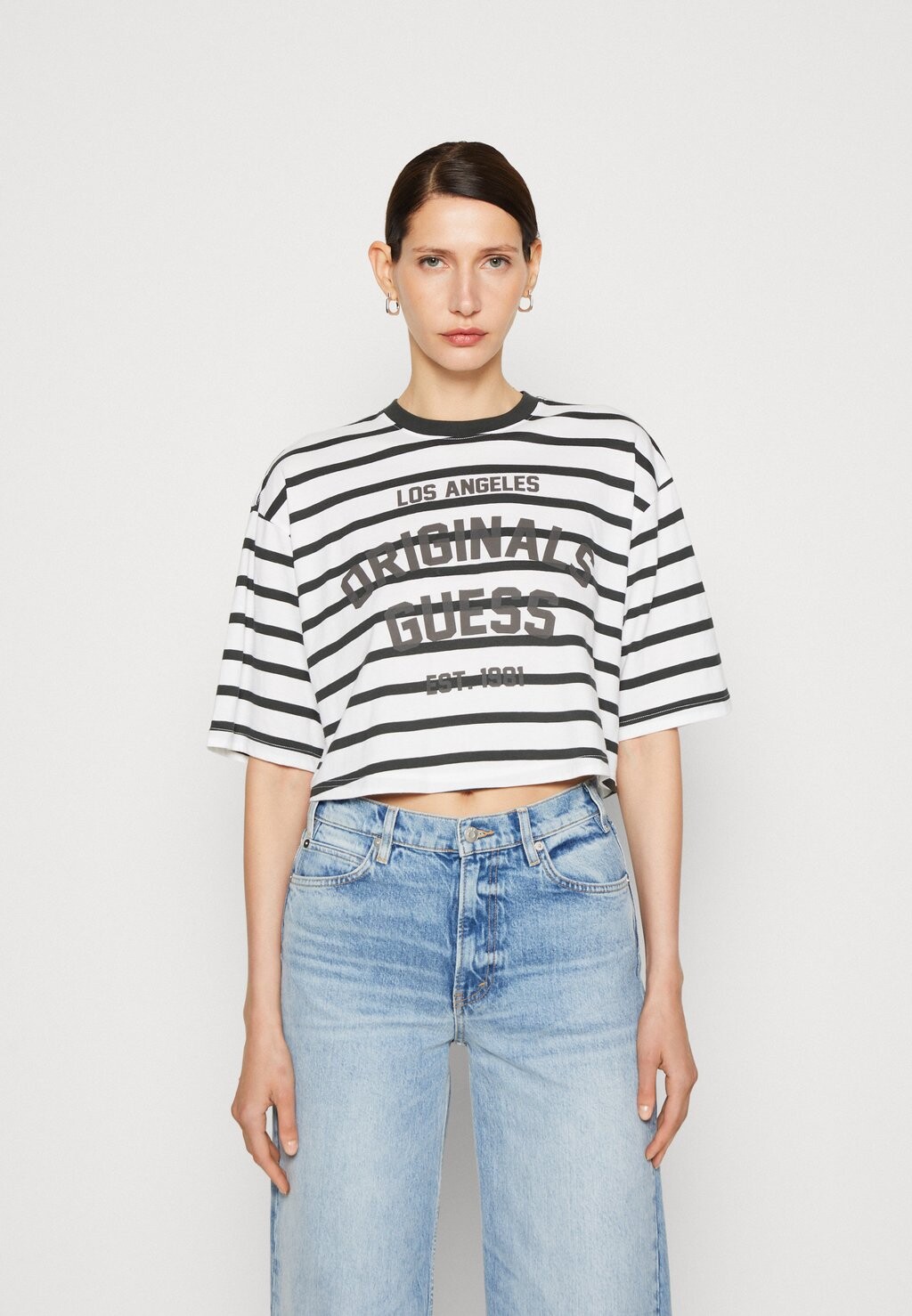 

Футболка с принтом Guess Originals, Серый
