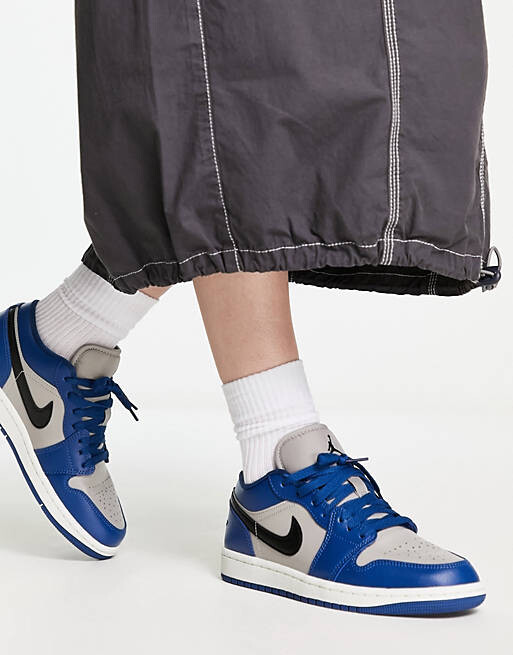 

Французские синие низкие кроссовки Air Jordan 1