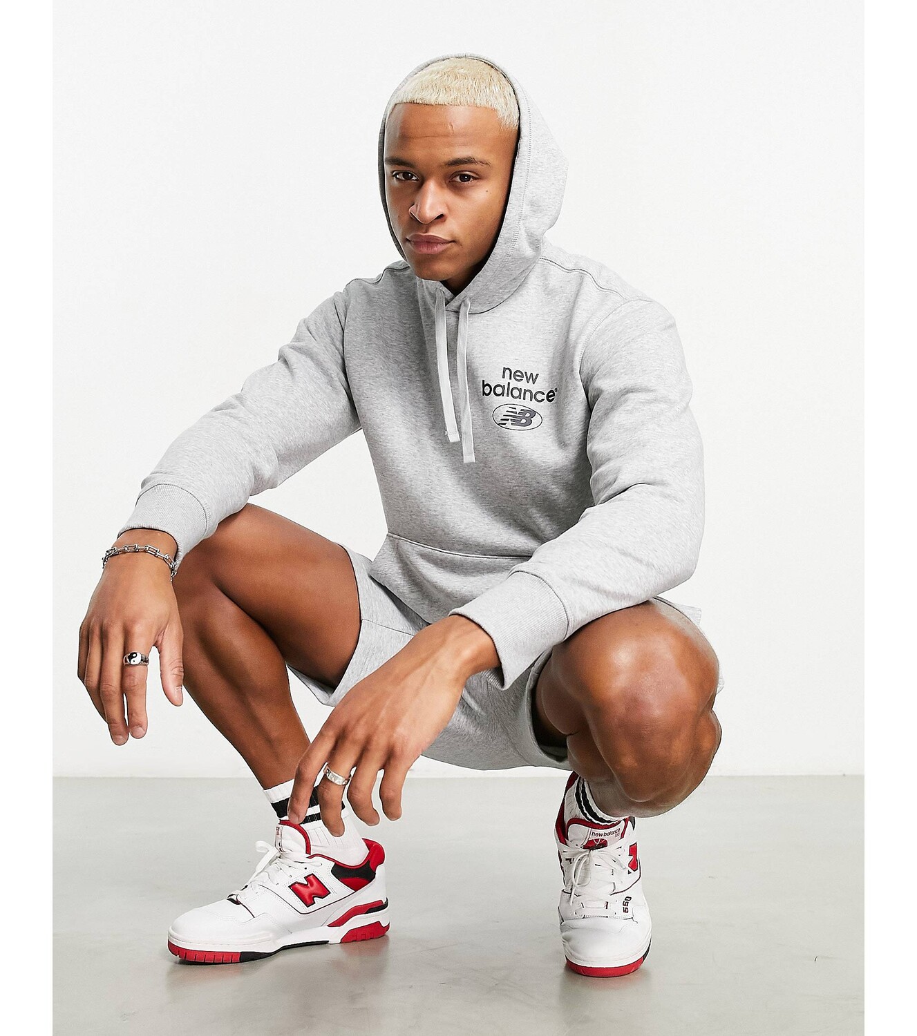

Худи серого цвета New Balance Essentials, Серый
