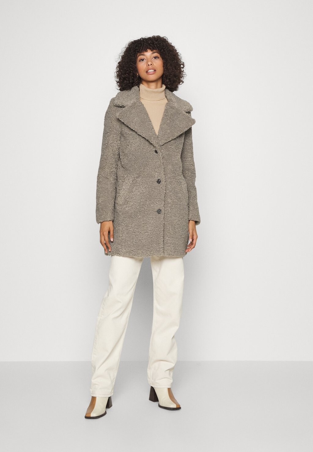 

Зимнее пальто Vero Moda, светло-зеленый