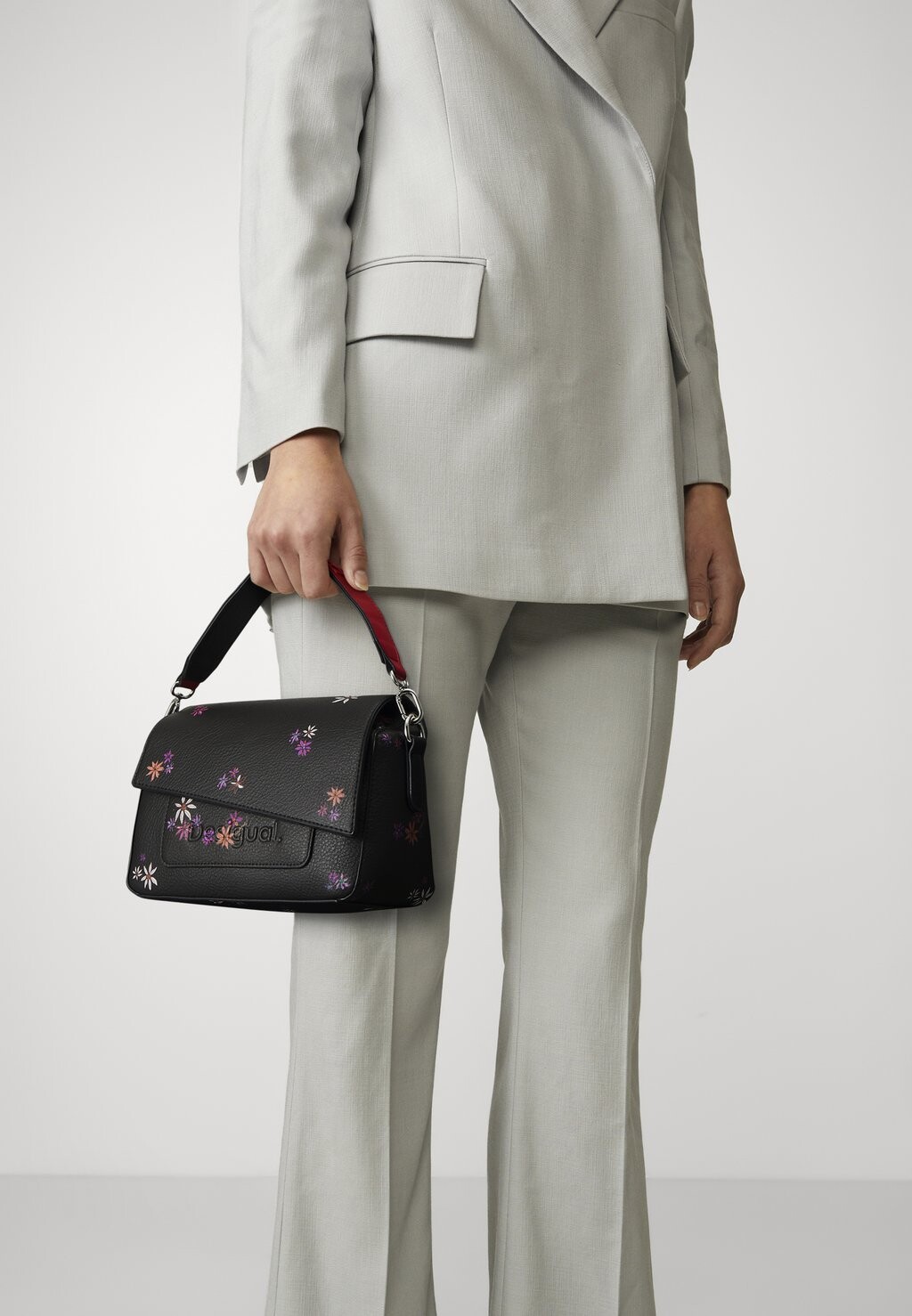 

Сумочка BOLS FLOR YVETTE PHUKET MINI Desigual, черный