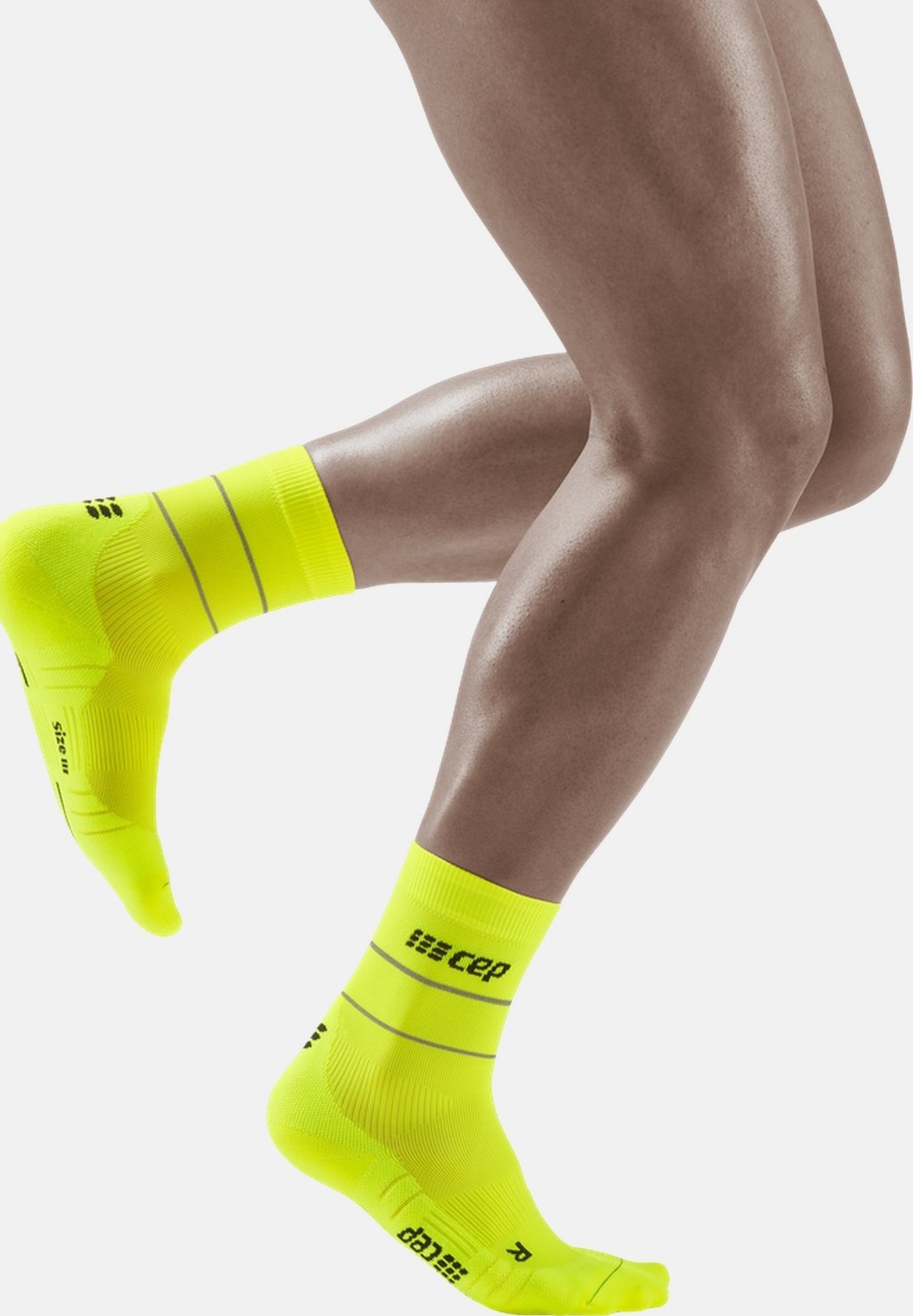 цена Спортивные носки REFLECTIVE MID CUT CEP, цвет neon yellow