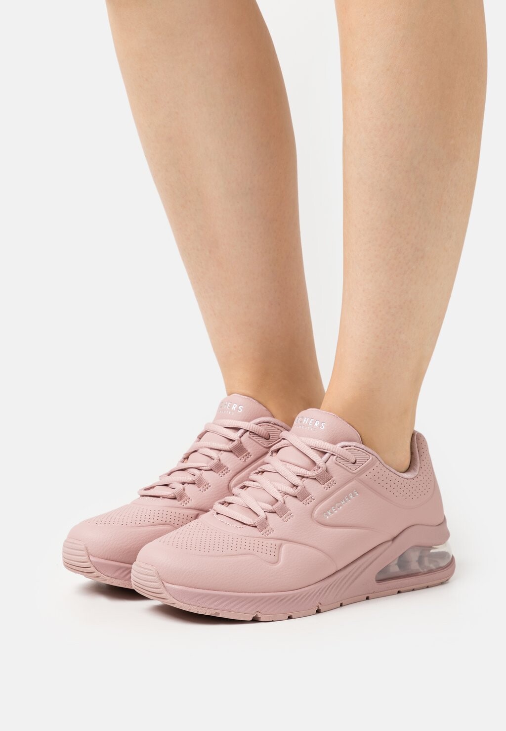 

Кроссовки Skechers