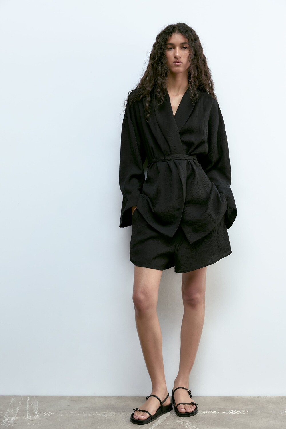 

Босоножки из атласа Zara, черный