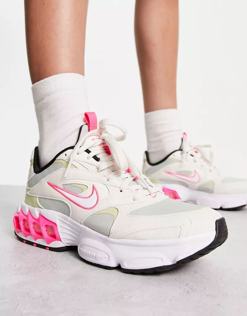 

Серебристые и ярко-розовые кроссовки Nike Zoom Air Fire